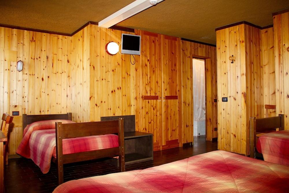Albergo Quarto Pirovano 파소 스텔비오 외부 사진