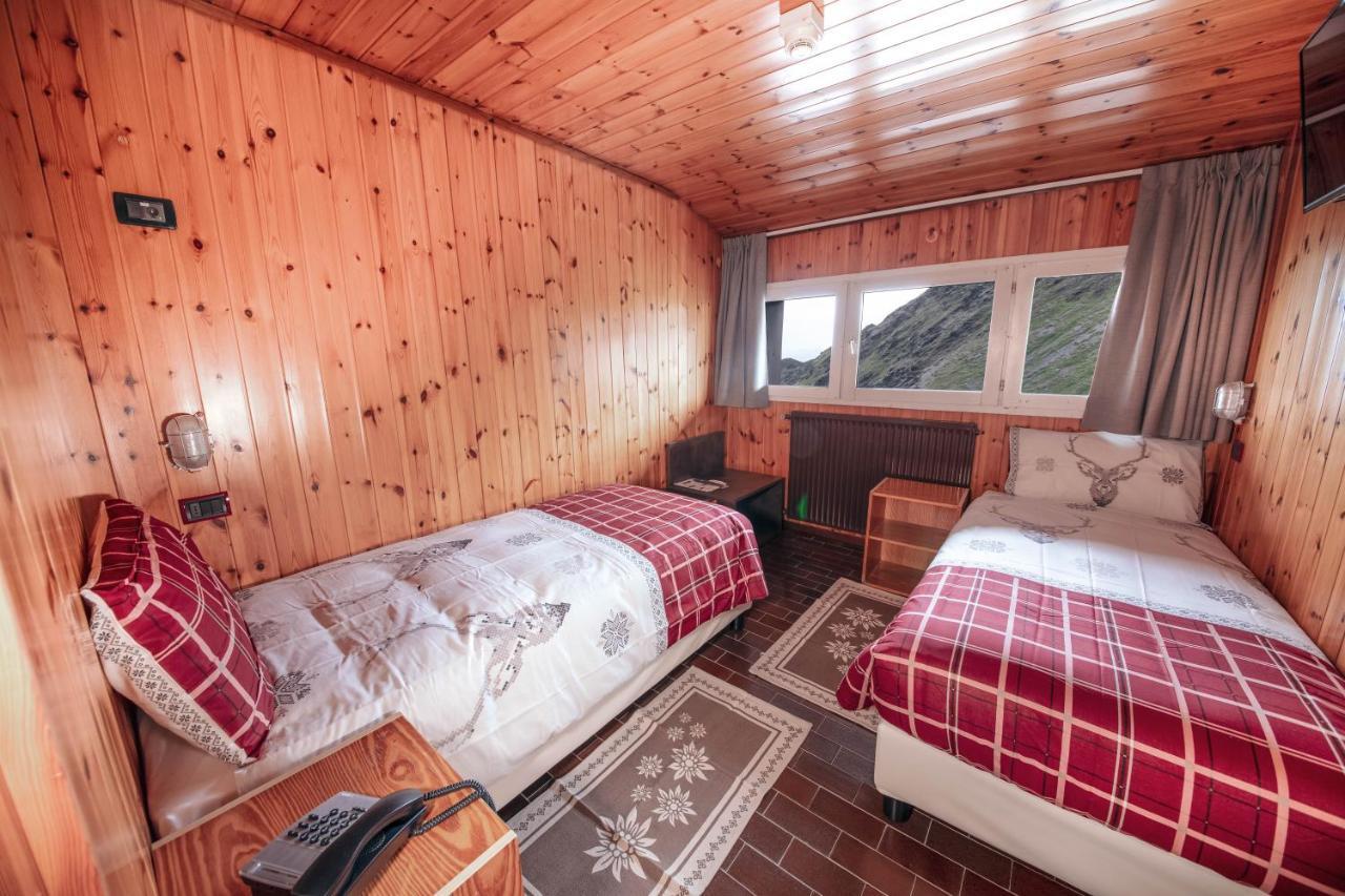 Albergo Quarto Pirovano 파소 스텔비오 외부 사진