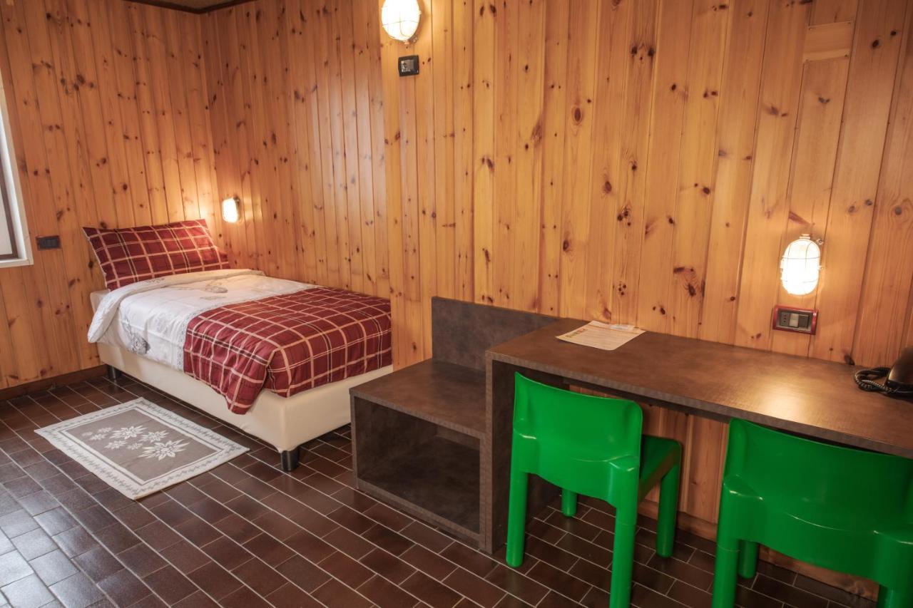 Albergo Quarto Pirovano 파소 스텔비오 외부 사진
