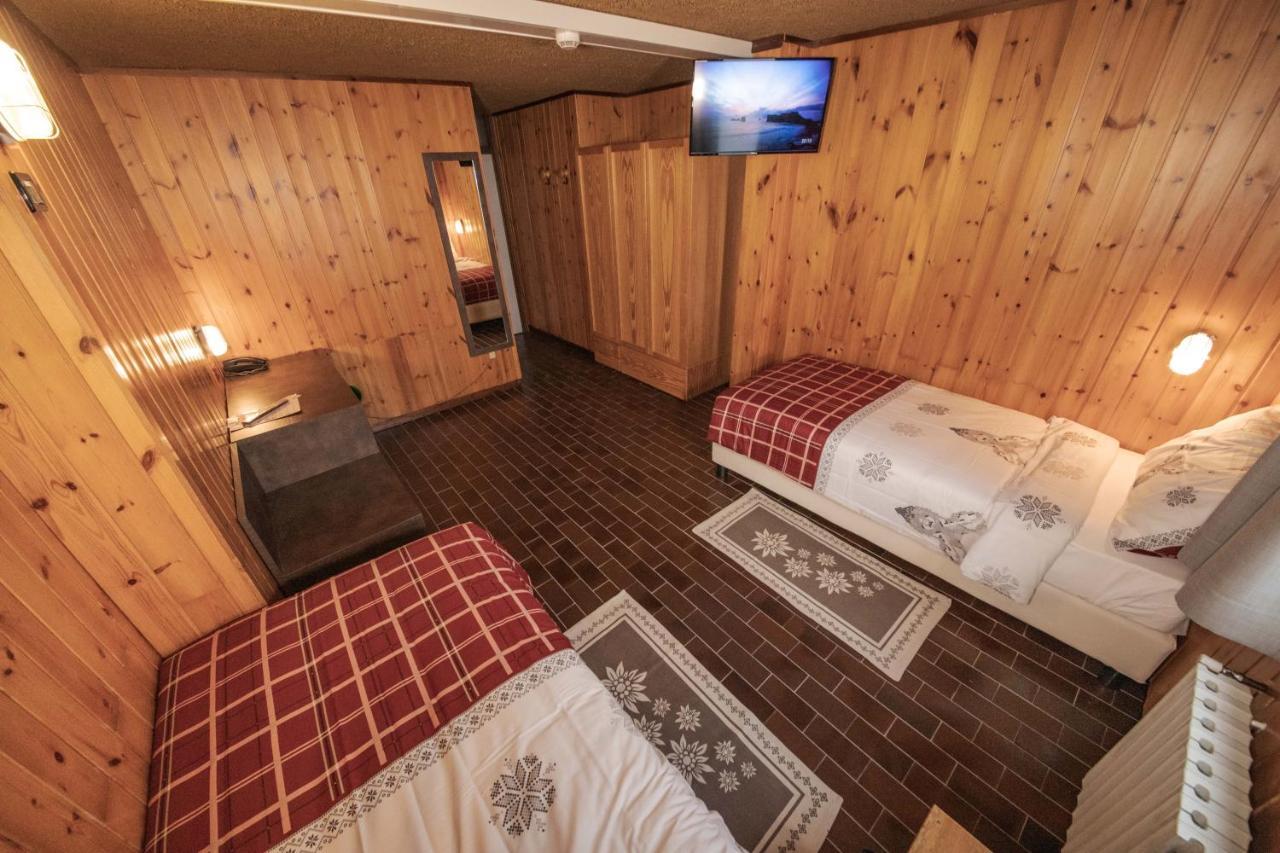 Albergo Quarto Pirovano 파소 스텔비오 외부 사진