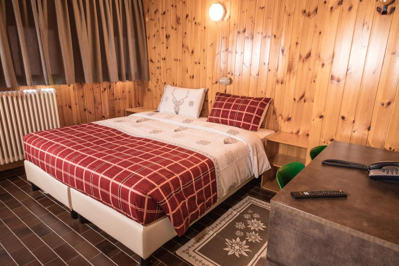 Albergo Quarto Pirovano 파소 스텔비오 외부 사진