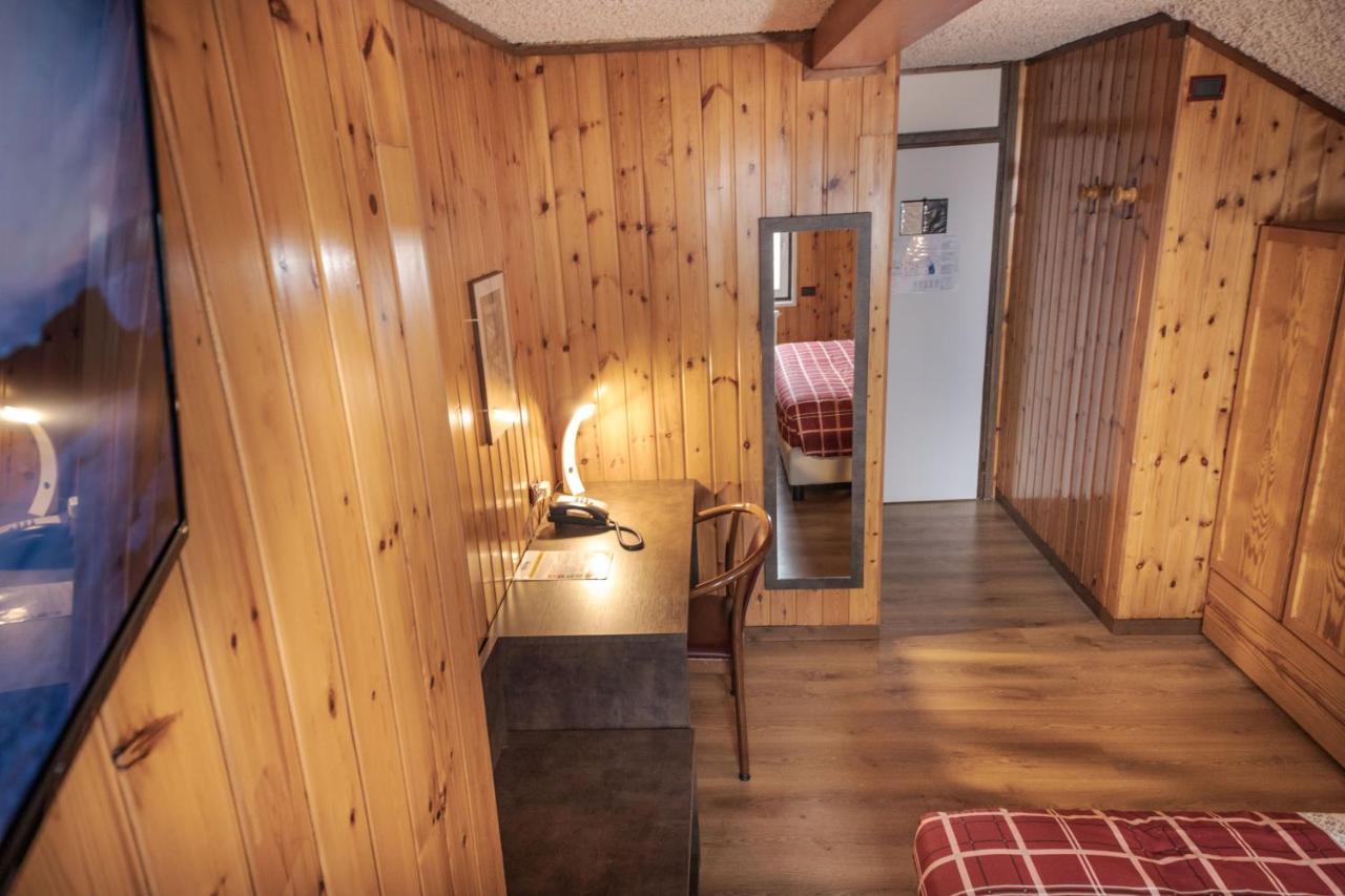 Albergo Quarto Pirovano 파소 스텔비오 외부 사진