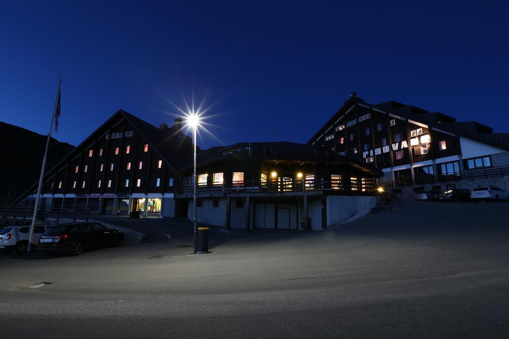 Albergo Quarto Pirovano 파소 스텔비오 외부 사진