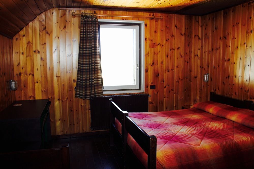 Albergo Quarto Pirovano 파소 스텔비오 외부 사진