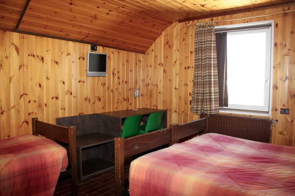 Albergo Quarto Pirovano 파소 스텔비오 외부 사진