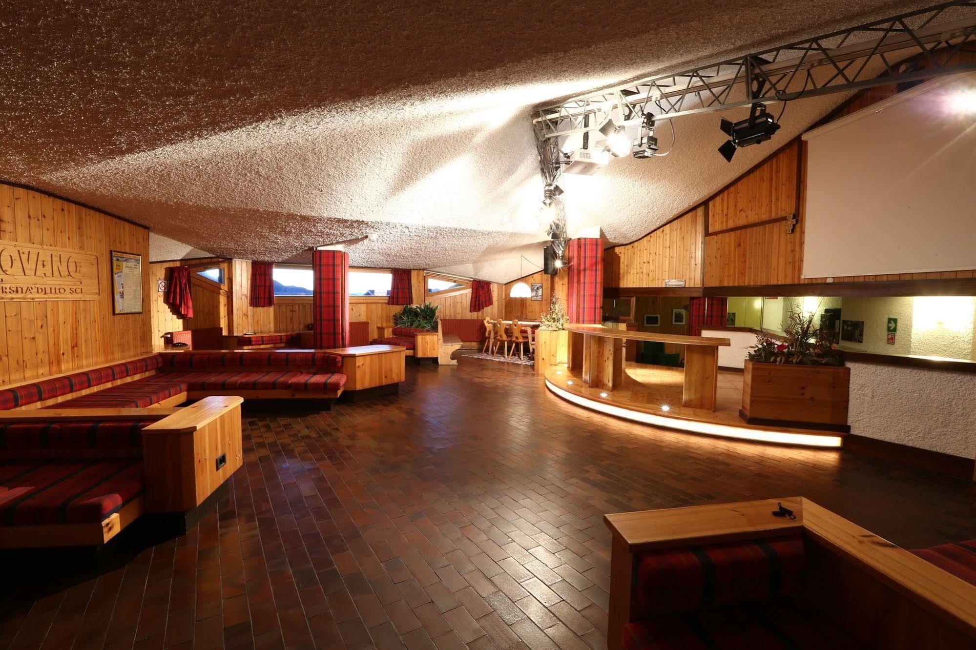Albergo Quarto Pirovano 파소 스텔비오 외부 사진